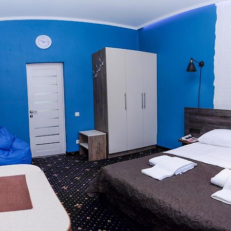 Luxury.Ap Aparthotel Ivano-Frankivsk Rum bild